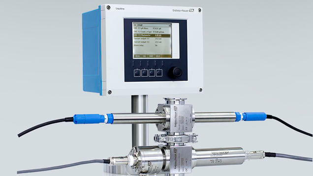 Liquiline CM44P with OUSAF44 UV process photometer and Memosens sensors for pH, conductivity